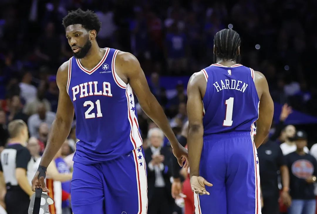 篮球总冠军戒指是真金的吗_篮球冠军戒指的意义_nba冠军戒指是纯金的吗