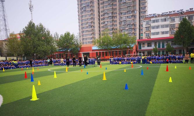 足球凶狠断球技巧是什么_足球如何断球出脚_足球抢断技巧