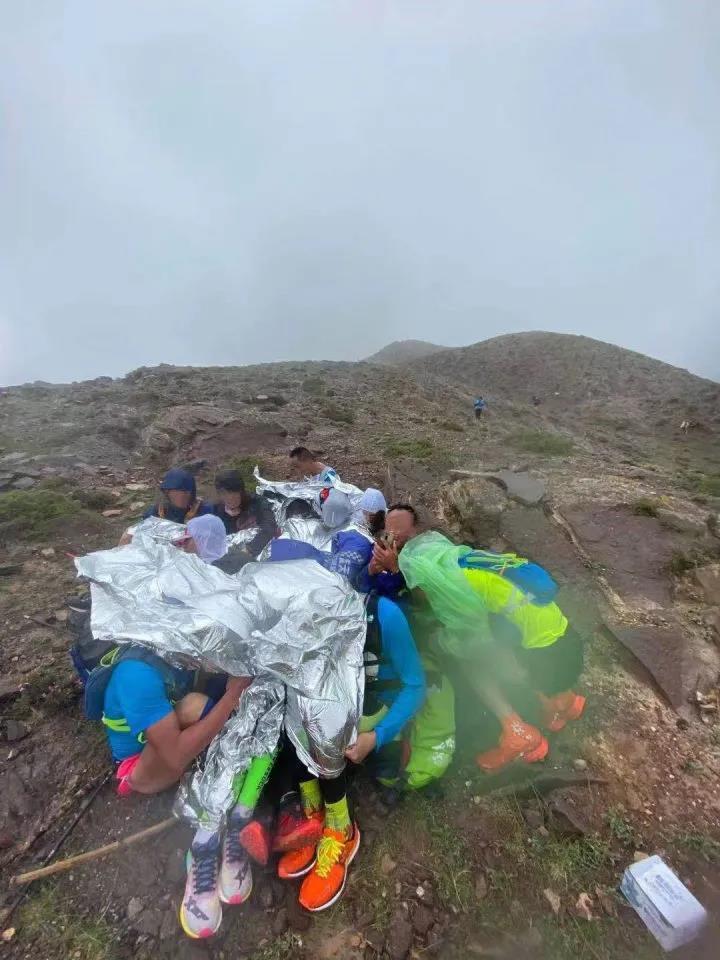 山地马拉松失温_山地马拉松温度当时多少度_山地马拉松当时温度