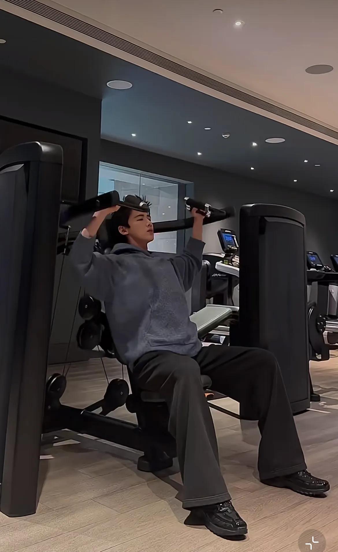 影视在家健身明星在线观看_健身明星_影视明星在家健身