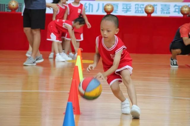 幼儿篮球罚球线是多长_篮球幼儿比赛规则_幼儿篮球赛罚球规则是什么
