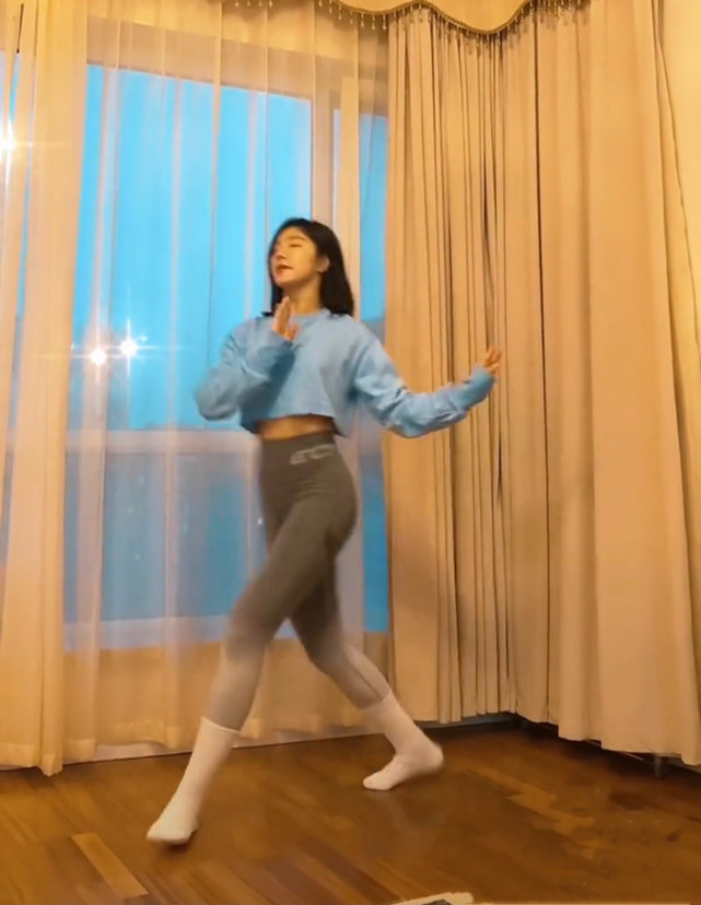 健身操明星女的叫什么_女明星的健身舞视频_女明星健身