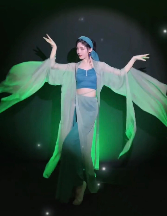 女明星的健身舞视频_女明星健身_健身操明星女的叫什么