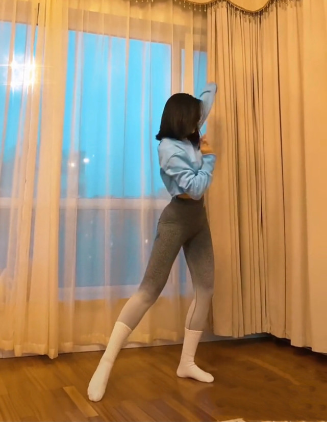 女明星健身_女明星的健身舞视频_健身操明星女的叫什么