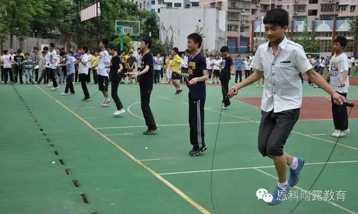 女生零基础学篮球规则好吗_篮球规则女生基础学好还是不学_女生篮球基本规则