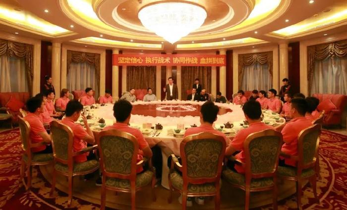 问上帝中国足球何时拿冠军_上帝中国足球_问上帝中国足球拿冠军的笑话