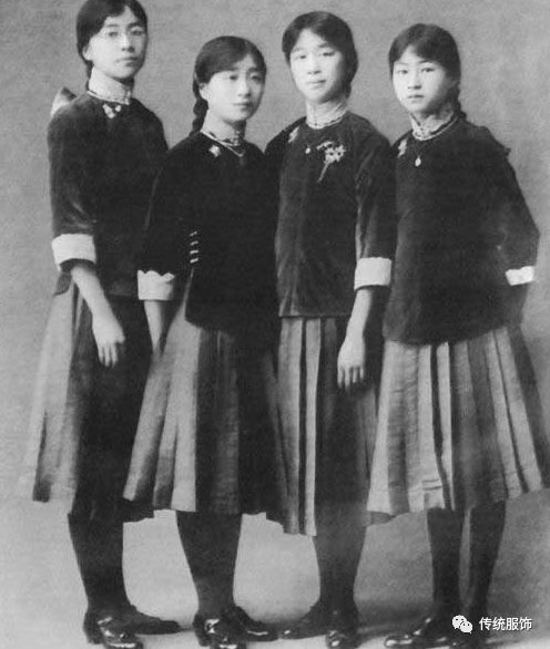 日本体操服叫什么名字_日本学生体操服的照片_体操服照片日本学生高清