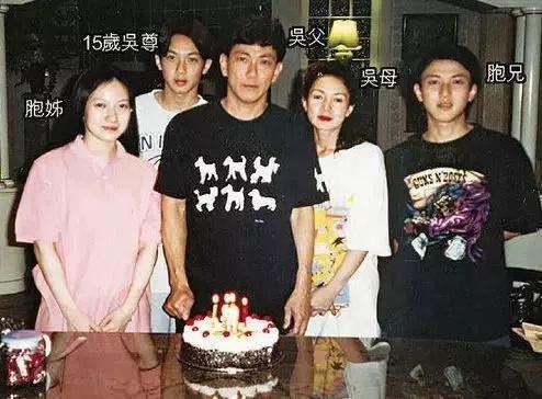 整整七层！吴尊私人豪华健身房曝光，天价运动收藏铺满整面墙