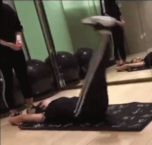 健身明星女神_明星家里健身_健身明星家里有几个人